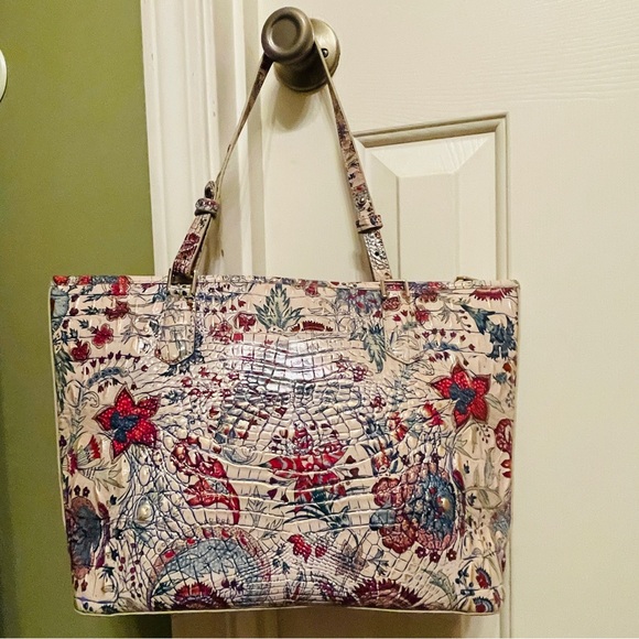 🐦‍🔥SALE! Brahmin Genuine Croc Embossed Leather in Brocade - Picture 8 of 16